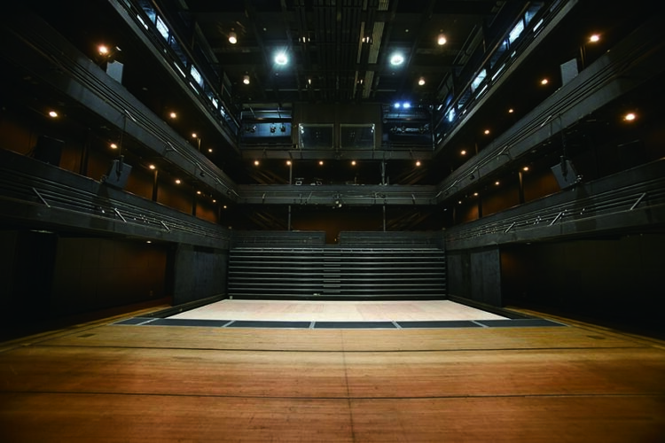 블랙박스 극장의 시대가 온다! – 객석, auditorium